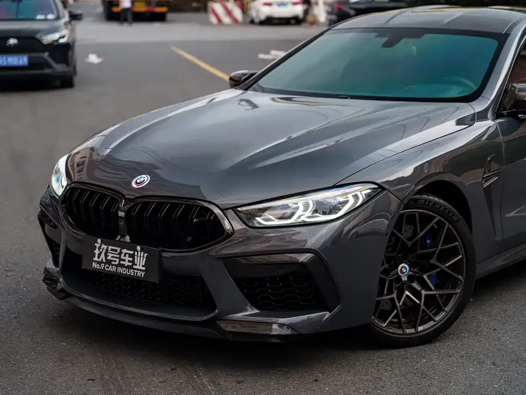 BMW M8 — фото 4