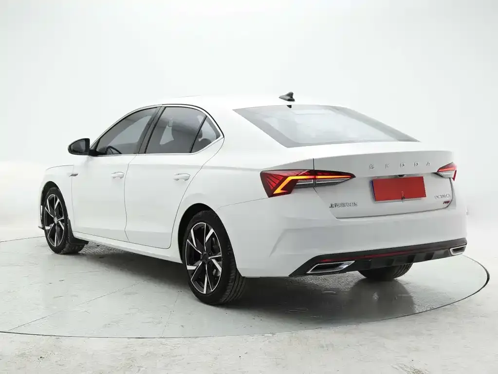 Skoda Octavia — фото 3