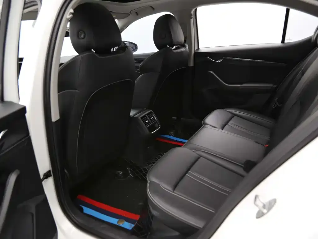 Skoda Octavia — фото 9