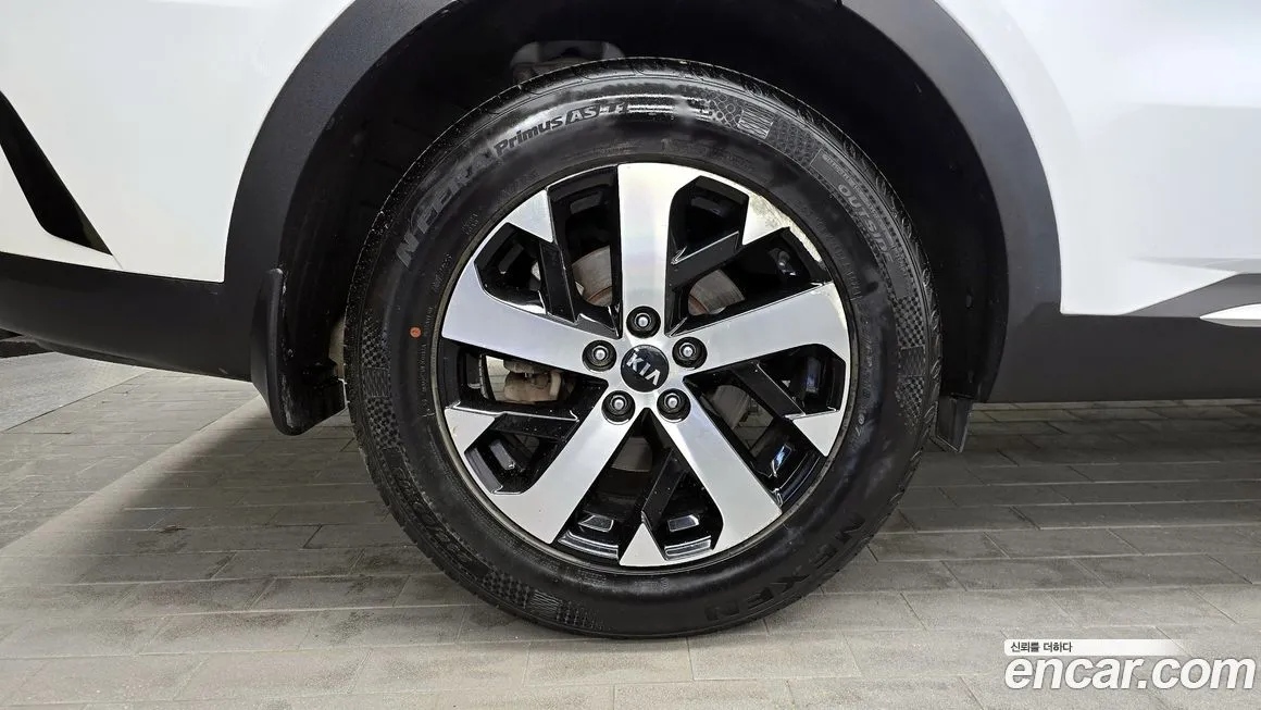 Kia Sorento — фото 9