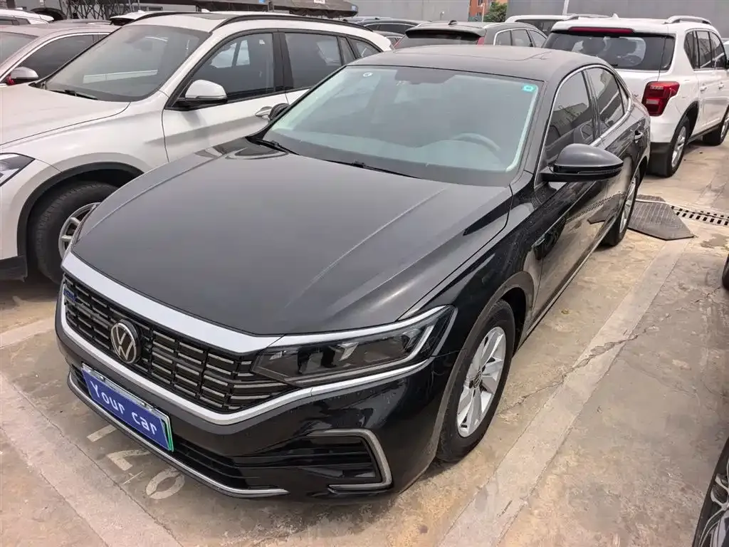 Volkswagen Passat New Energy — фото 1