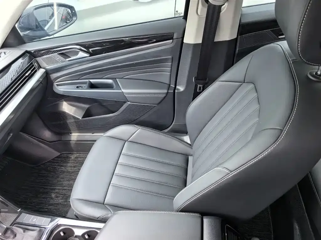 Volkswagen Passat New Energy — фото 7