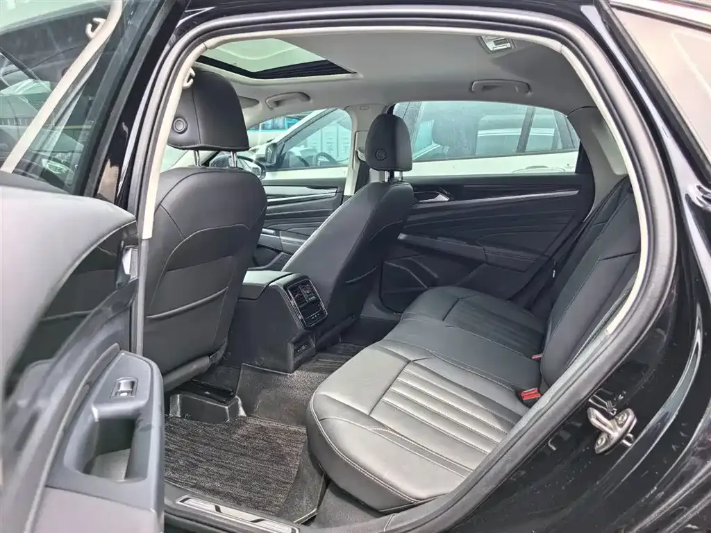 Volkswagen Passat New Energy — фото 6