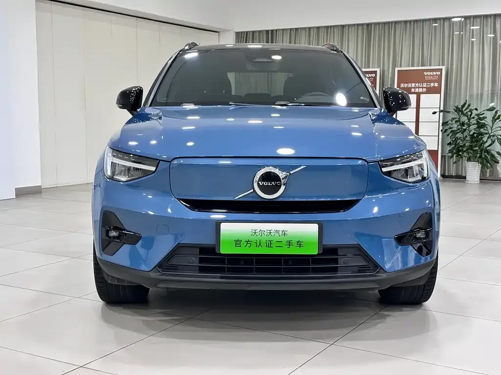 Volvo XC40 NEV — фото 10