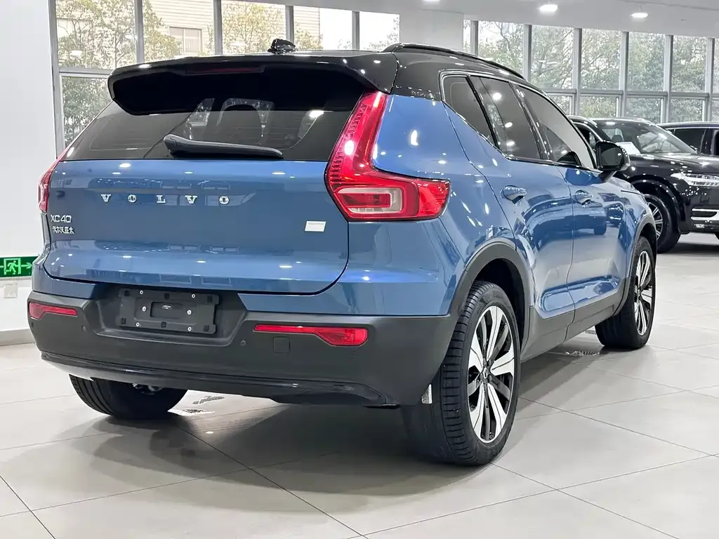 Volvo XC40 NEV — фото 2