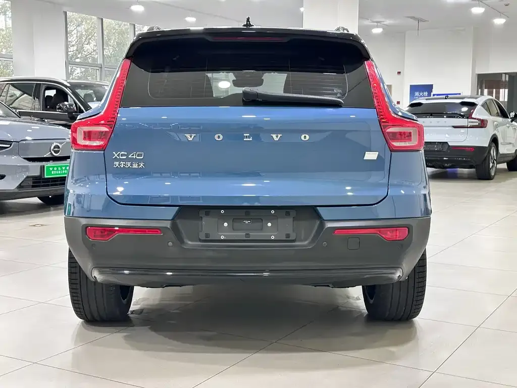 Volvo XC40 NEV — фото 7