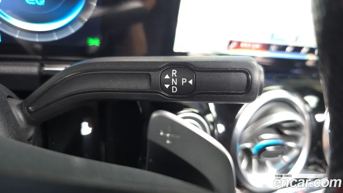 Mercedes-Benz EQA — фото 9