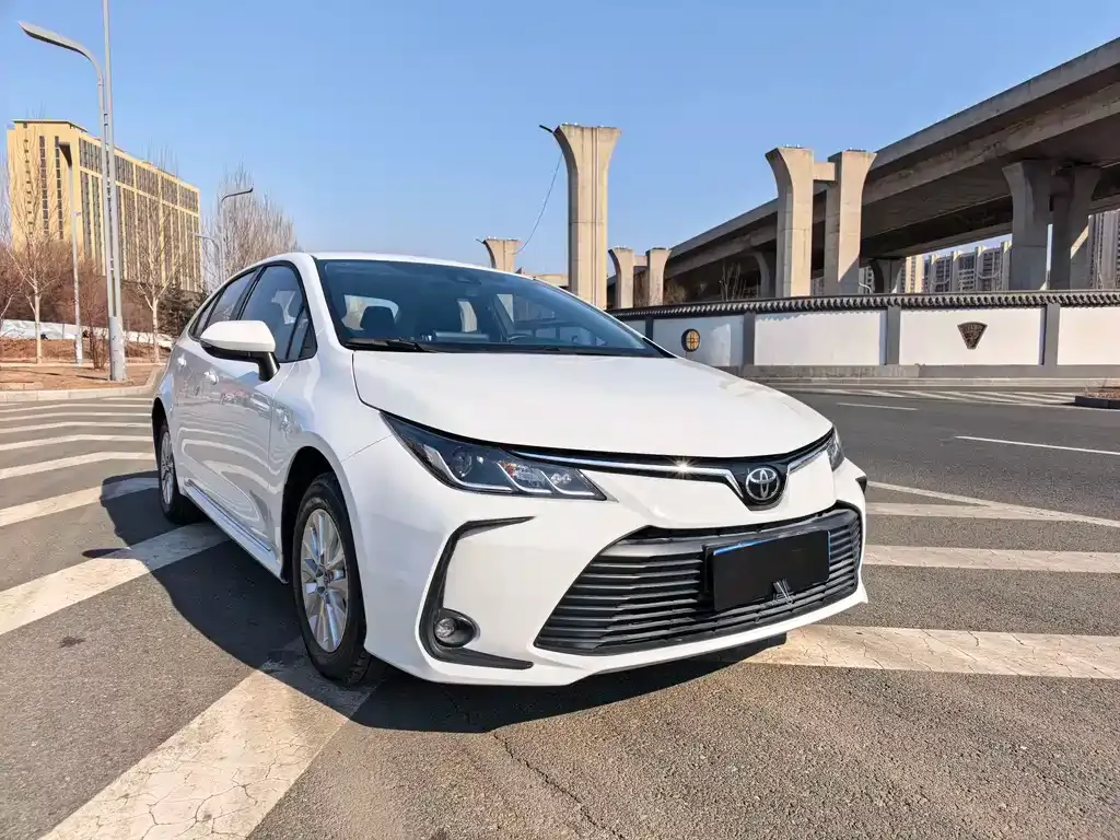 Toyota Corolla — фото 2