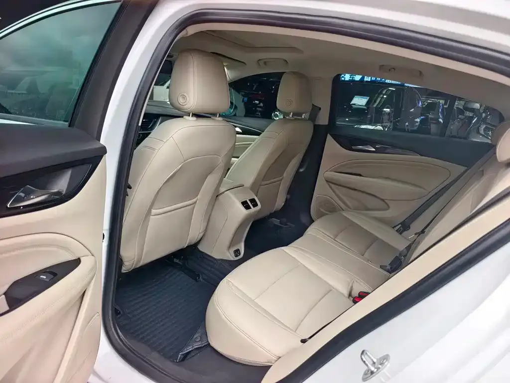 Buick Regal — фото 10