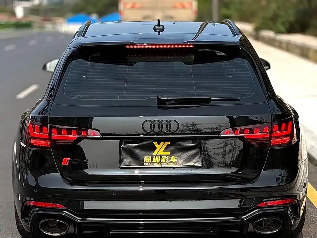 Audi RS 4 — фото 2