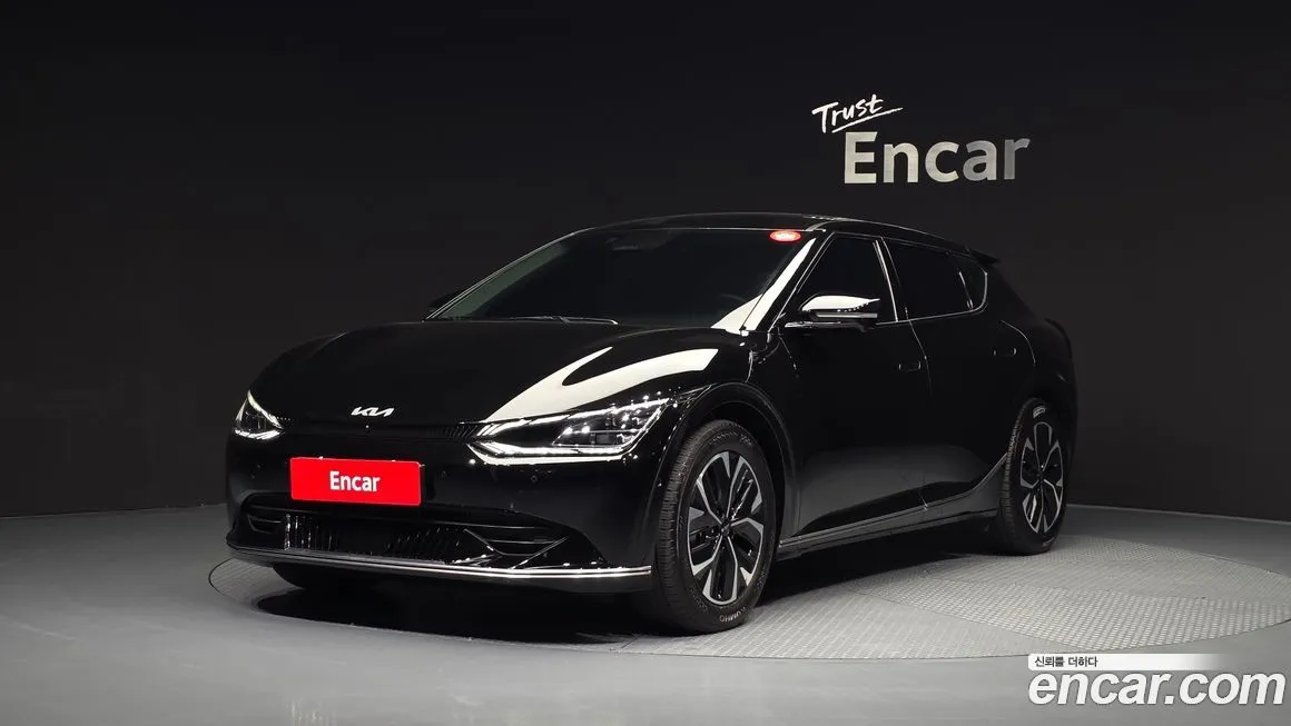 Kia EV6 — фото 1
