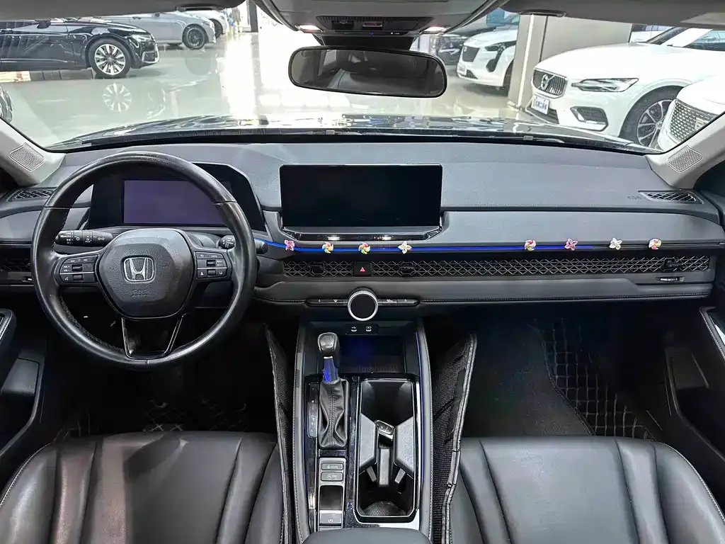 Honda Accord — фото 8