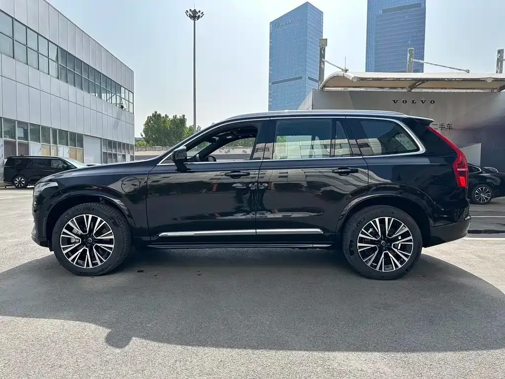 Volvo XC90 PHEV — фото 8