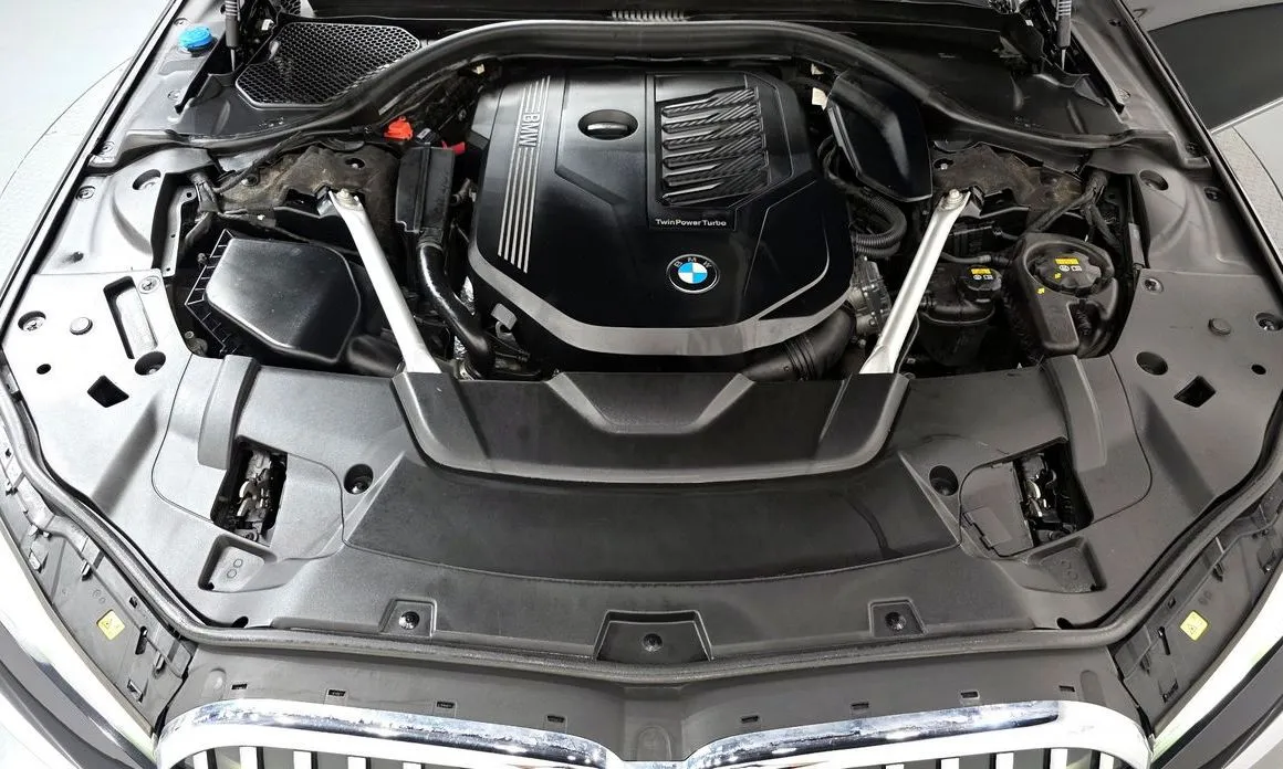 BMW 7-Series — фото 4
