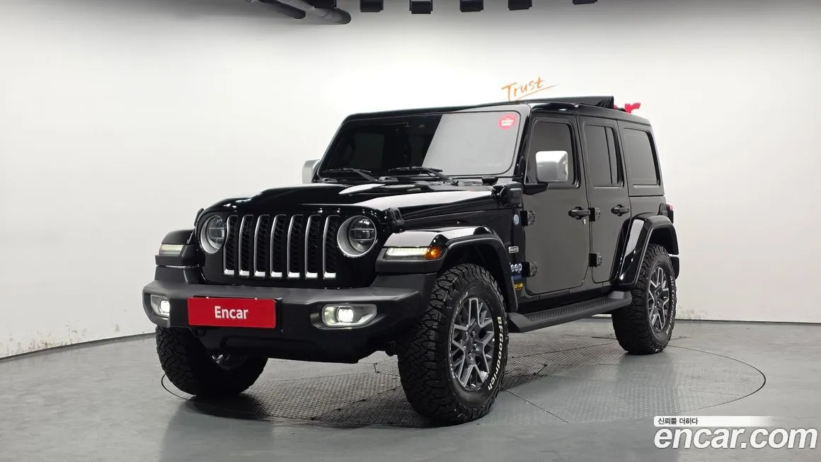 Jeep Wrangler — фото 1
