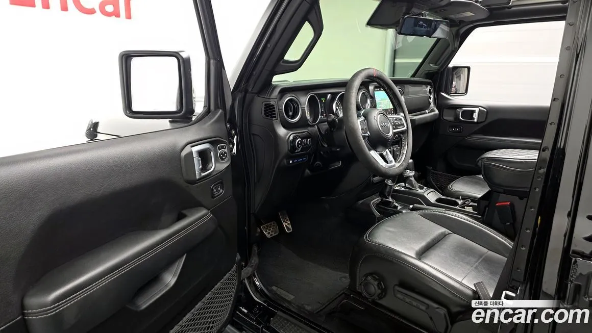 Jeep Wrangler — фото 8