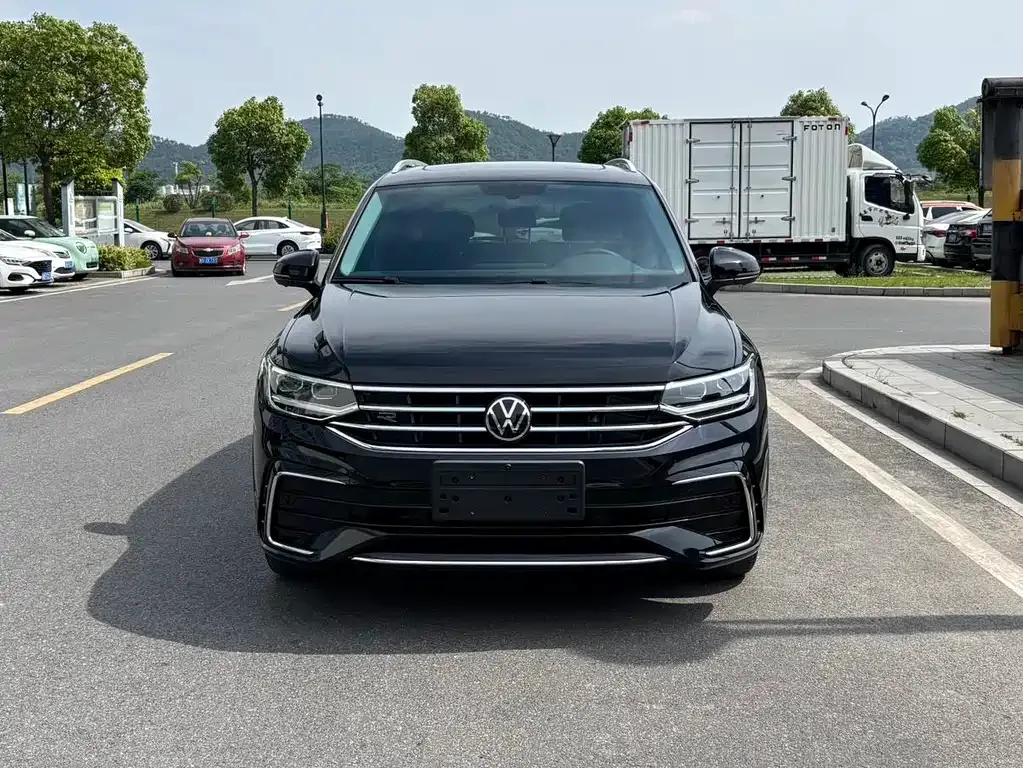 Volkswagen Tiguan L — фото 5