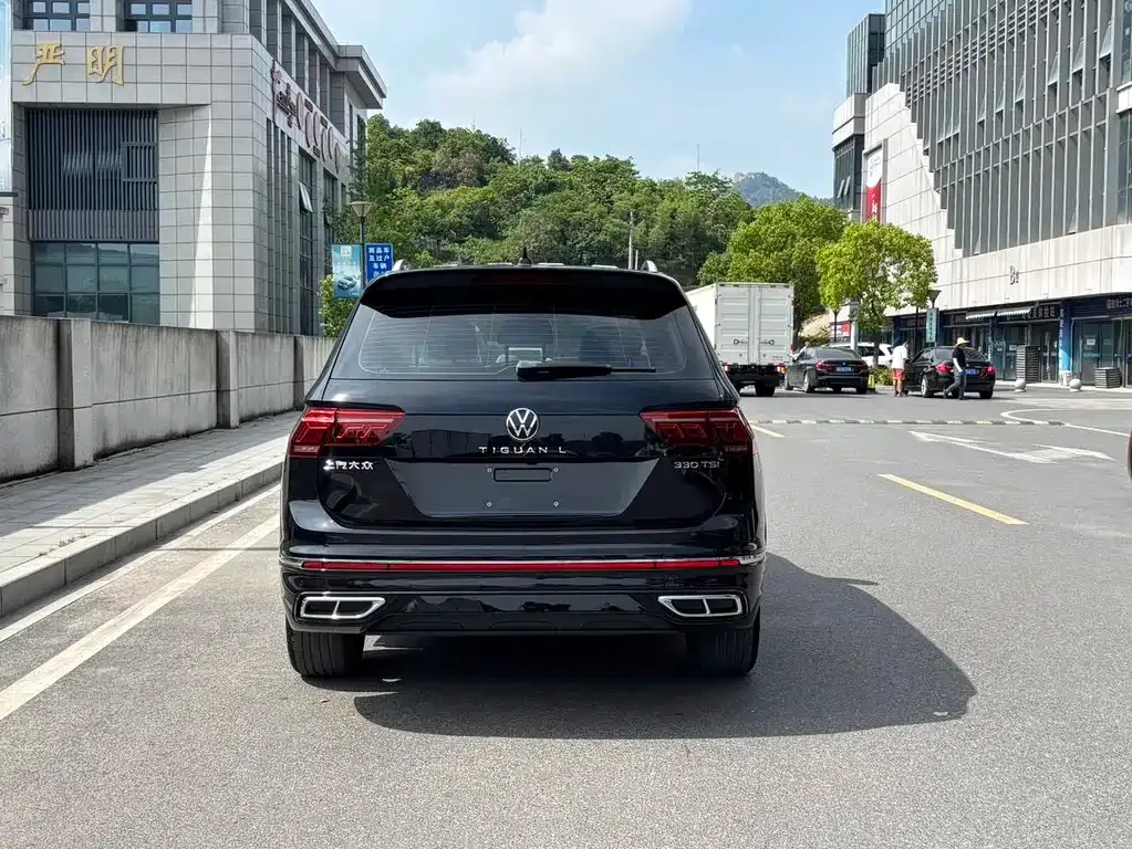 Volkswagen Tiguan L — фото 7