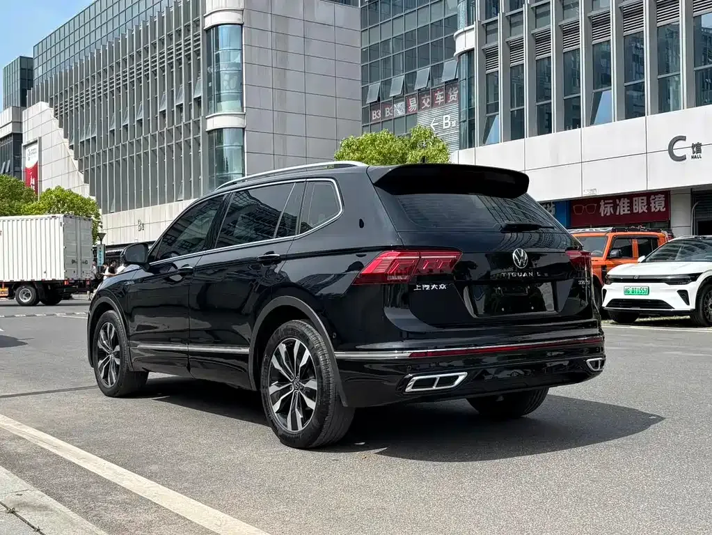 Volkswagen Tiguan L — фото 6
