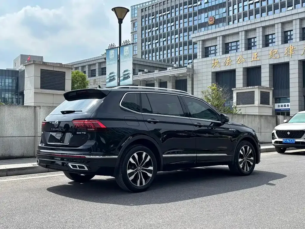 Volkswagen Tiguan L — фото 4