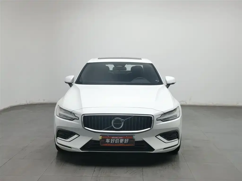Volvo S60 — фото 9