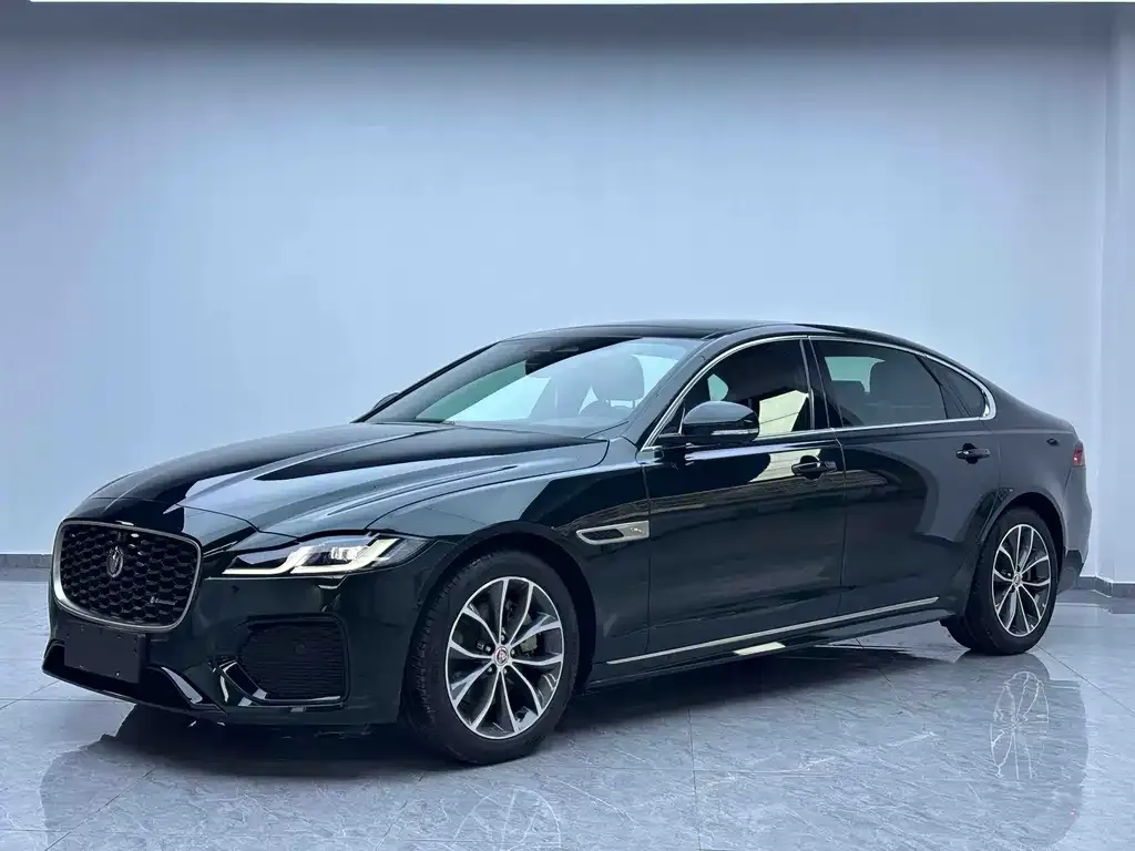 Jaguar XFL — фото 1