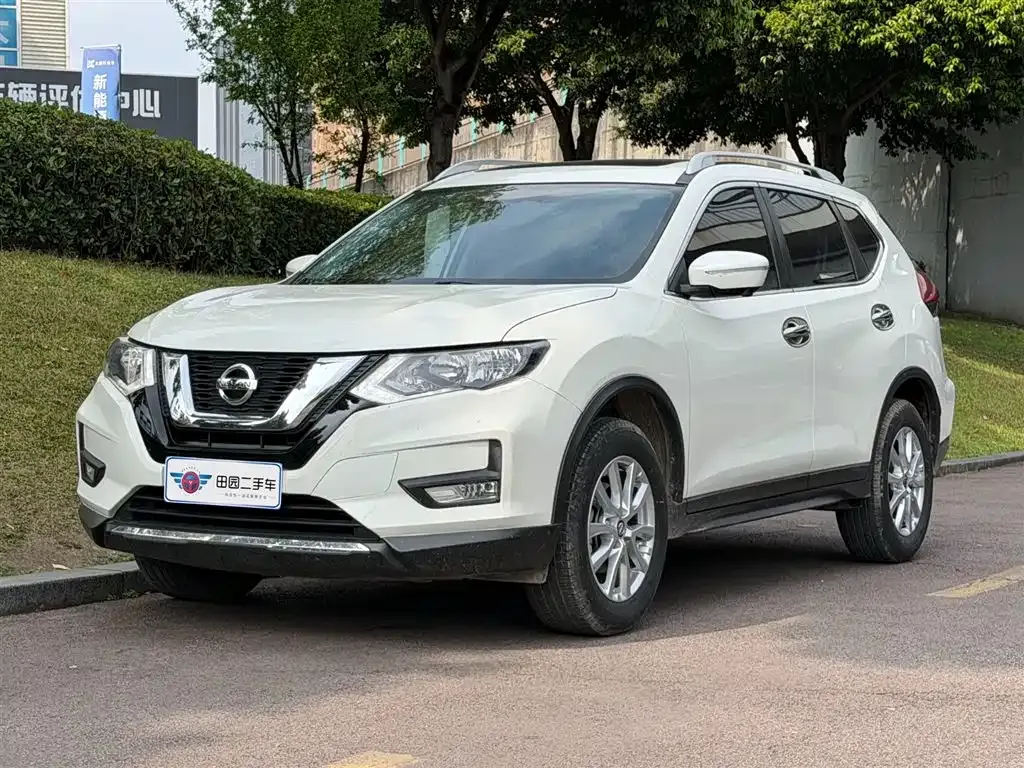 Nissan X-Trail — фото 1