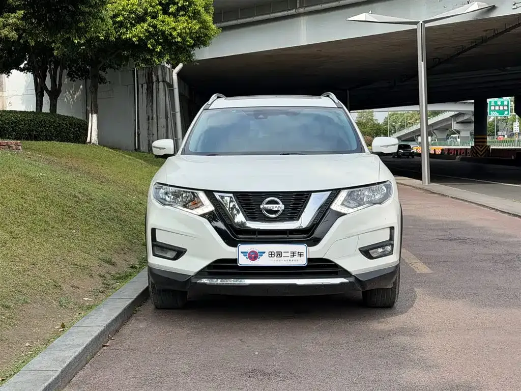 Nissan X-Trail — фото 7