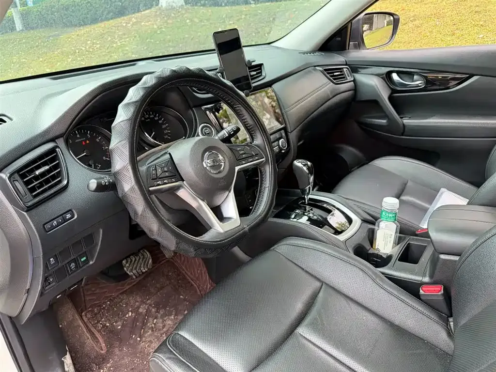 Nissan X-Trail — фото 10