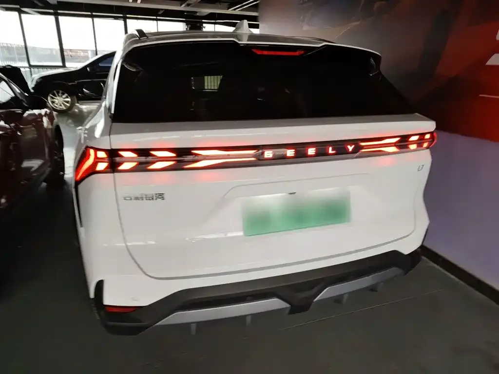 Geely Galaxy L7 — фото 3