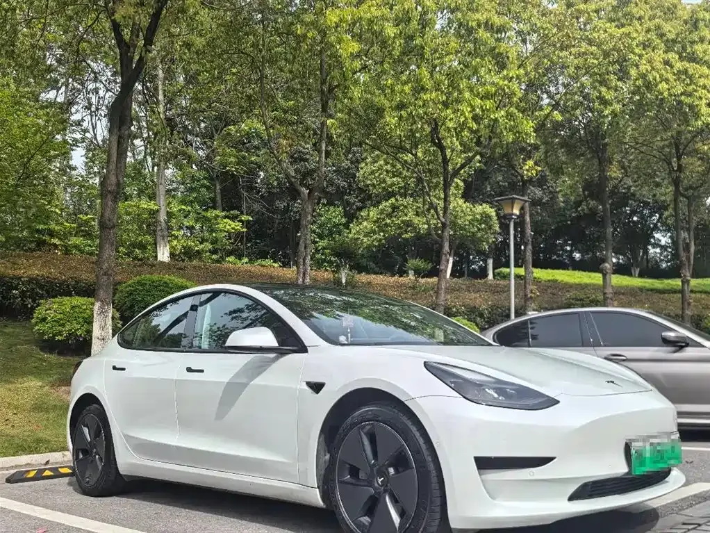 Tesla Model 3 — фото 8