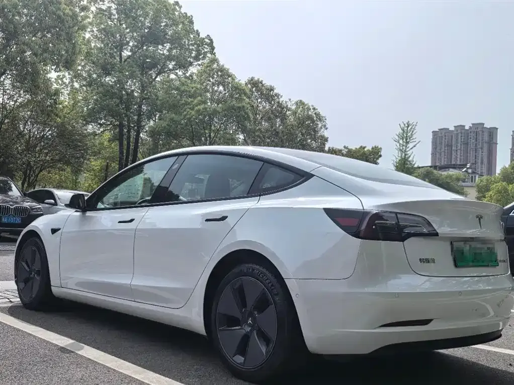 Tesla Model 3 — фото 6