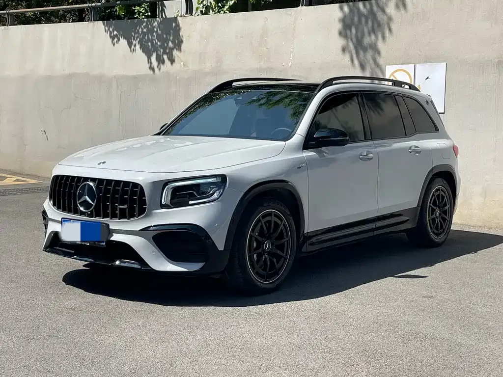 Mercedes-Benz GLB AMG — фото 1
