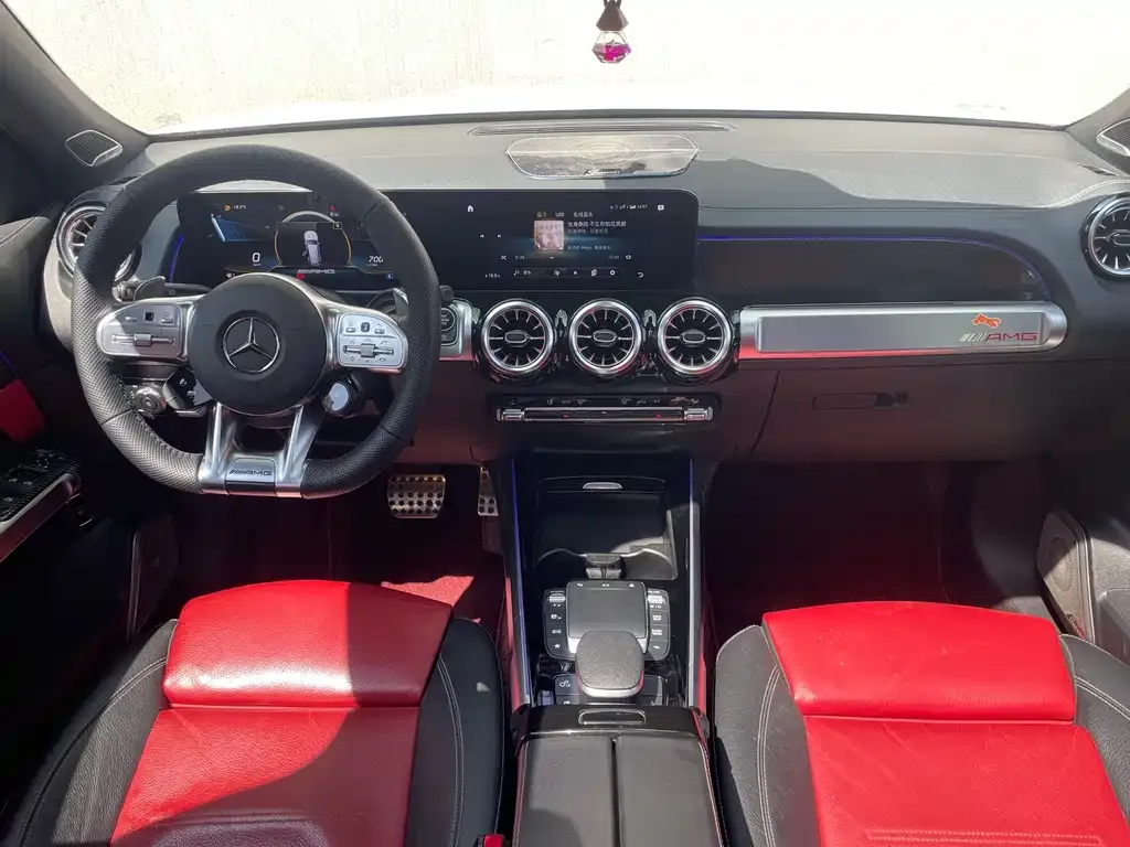 Mercedes-Benz GLB AMG — фото 10