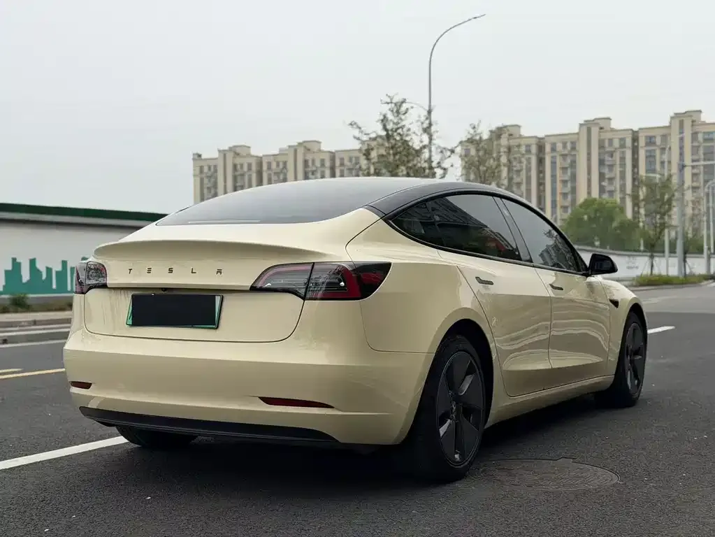 Tesla Model 3 — фото 7