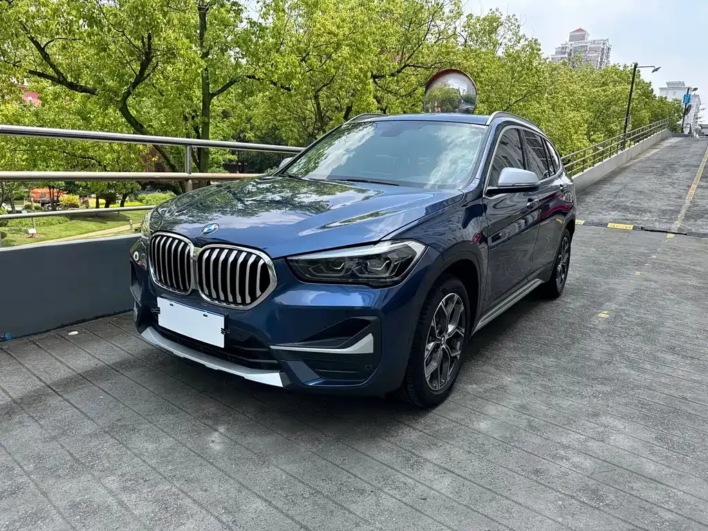 BMW X1 — фото 1