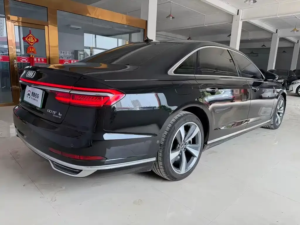 Audi A8 — фото 3