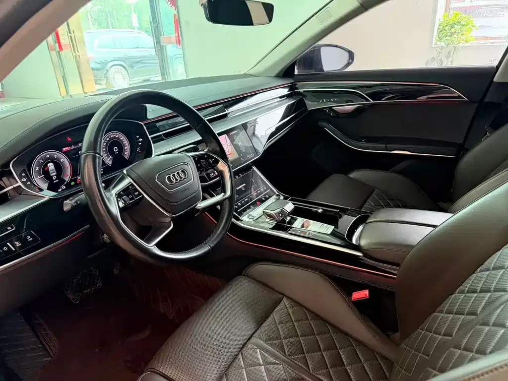 Audi A8 — фото 4