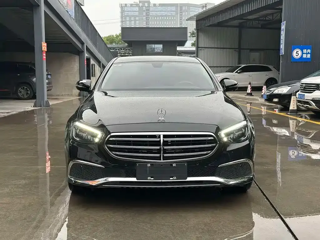 Mercedes-Benz E-Class — фото 8