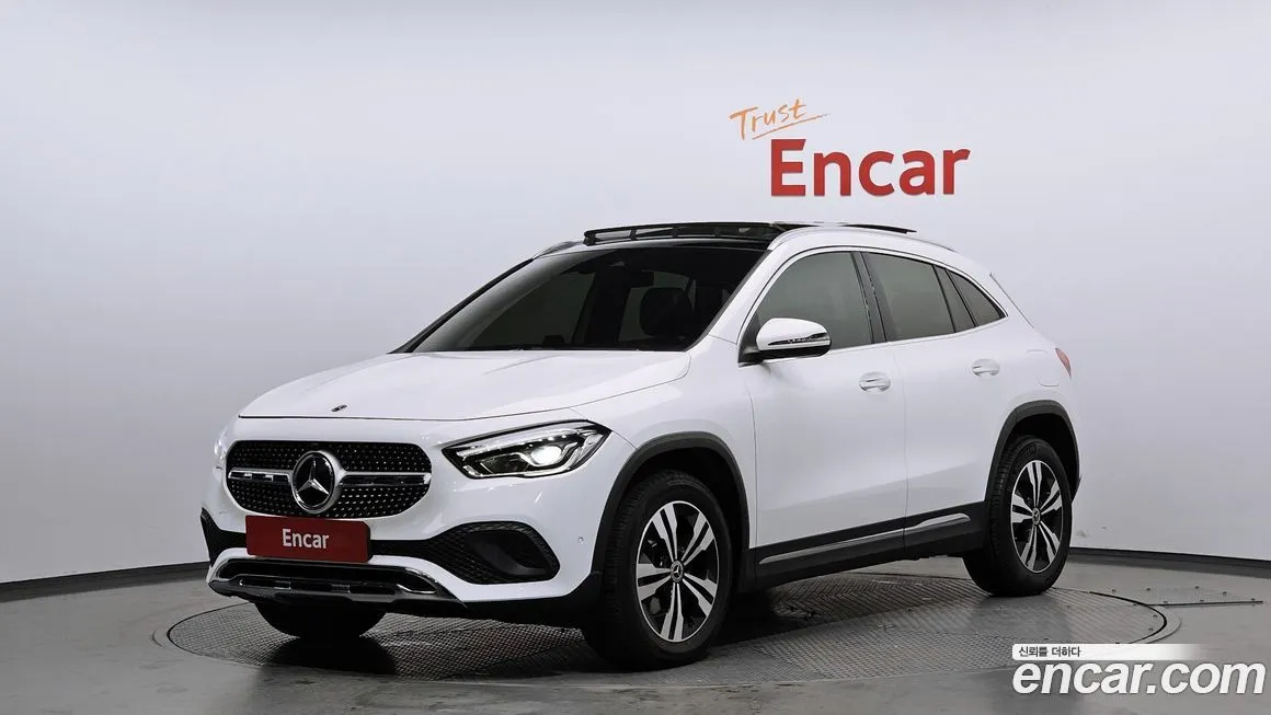 Mercedes-Benz GLA-Class — фото 1