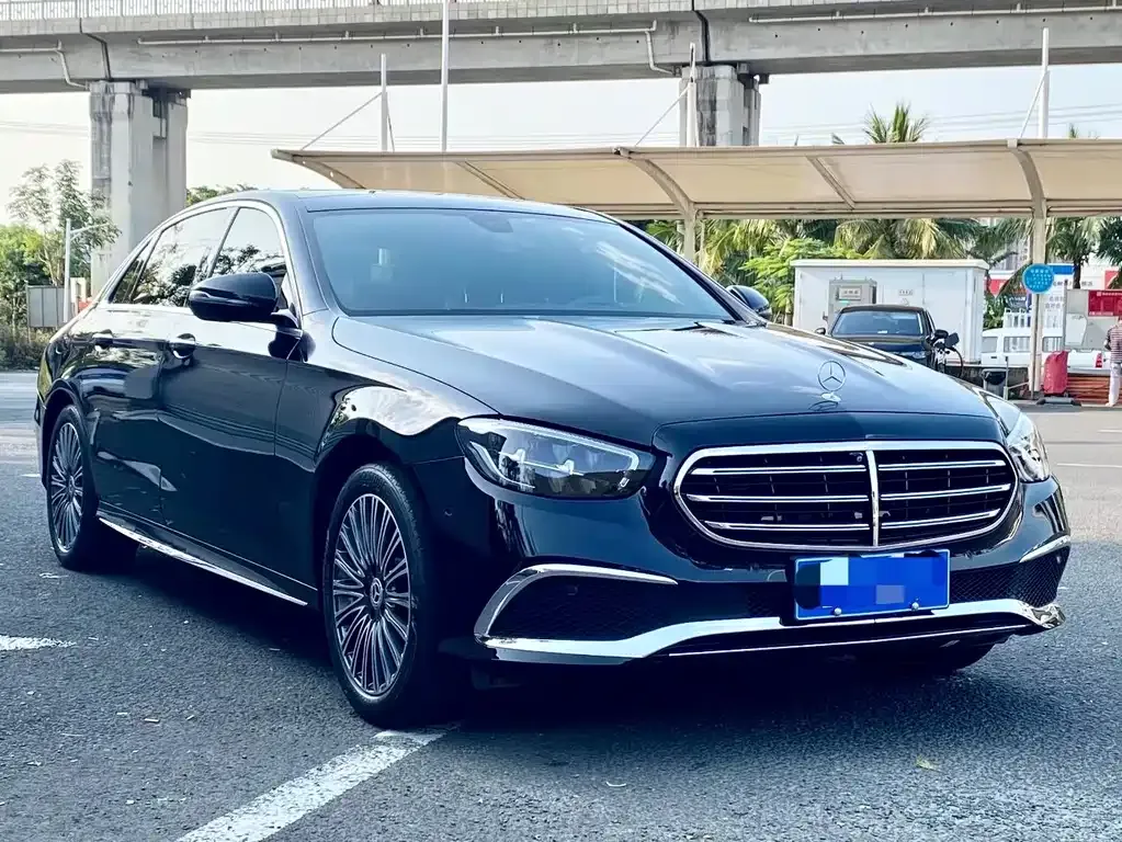 Mercedes-Benz E-Class — фото 9