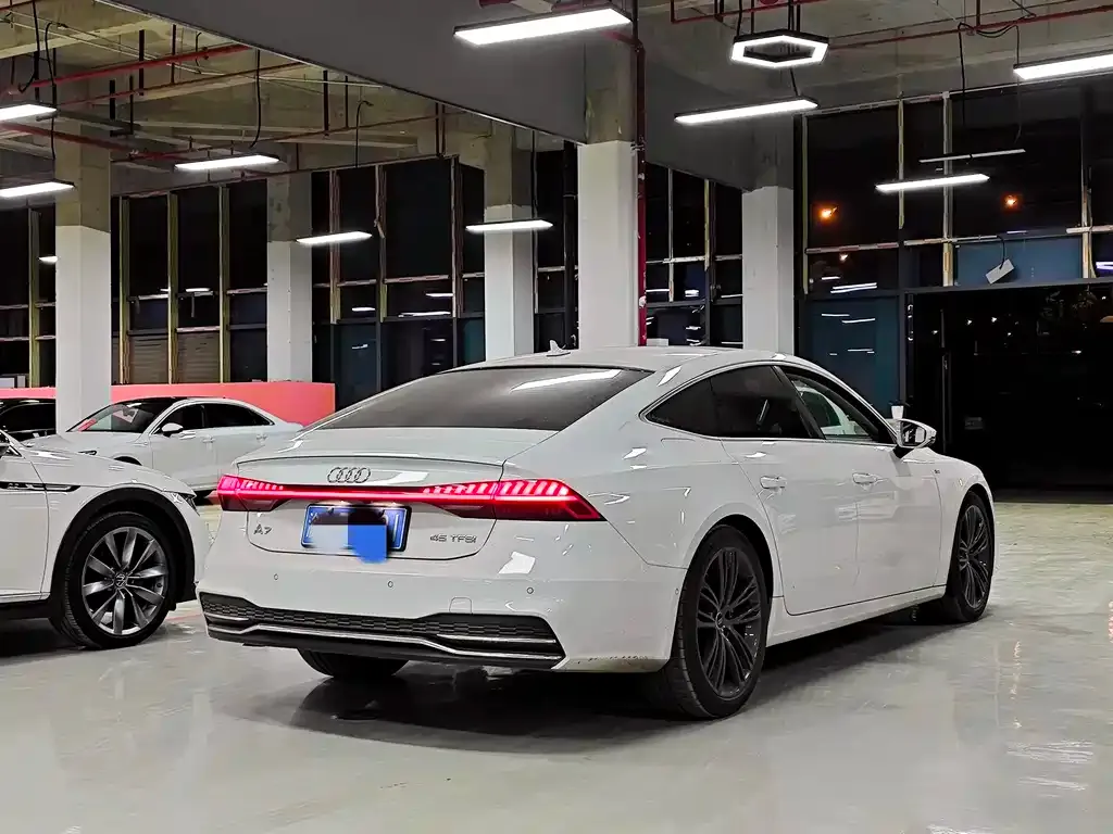 Audi A7 — фото 2