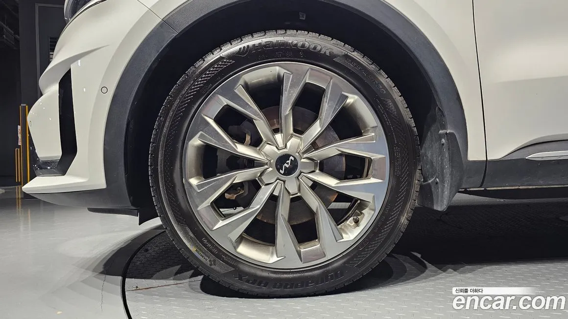 Kia Sorento — фото 10