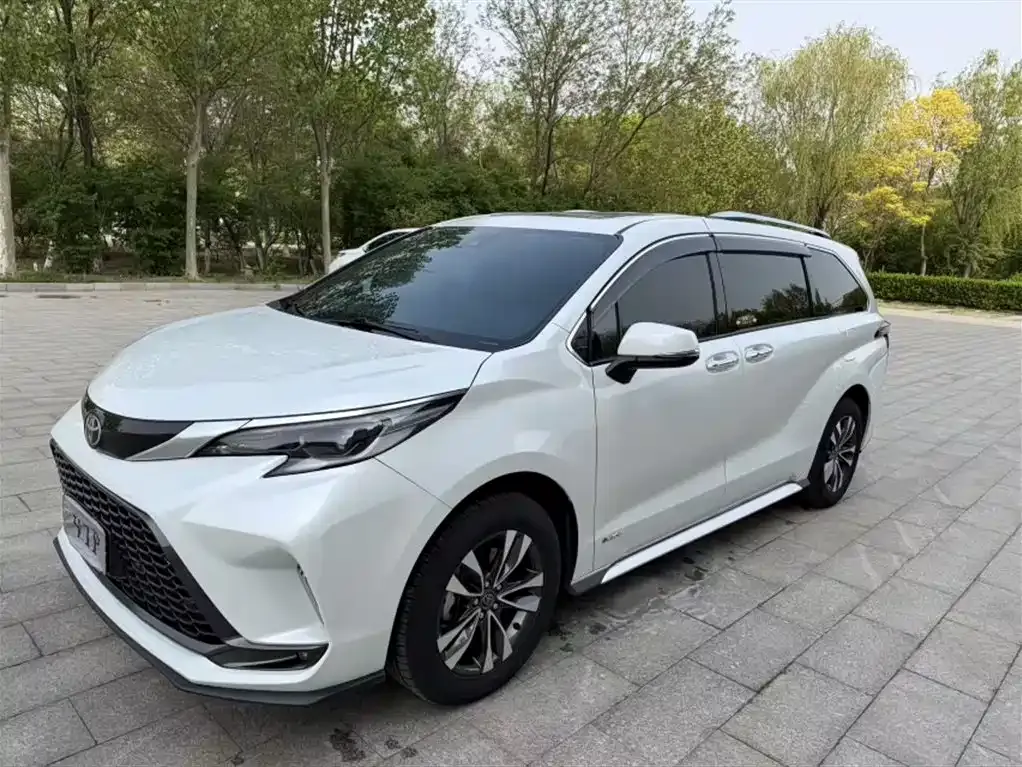 Toyota Granvia — фото 7
