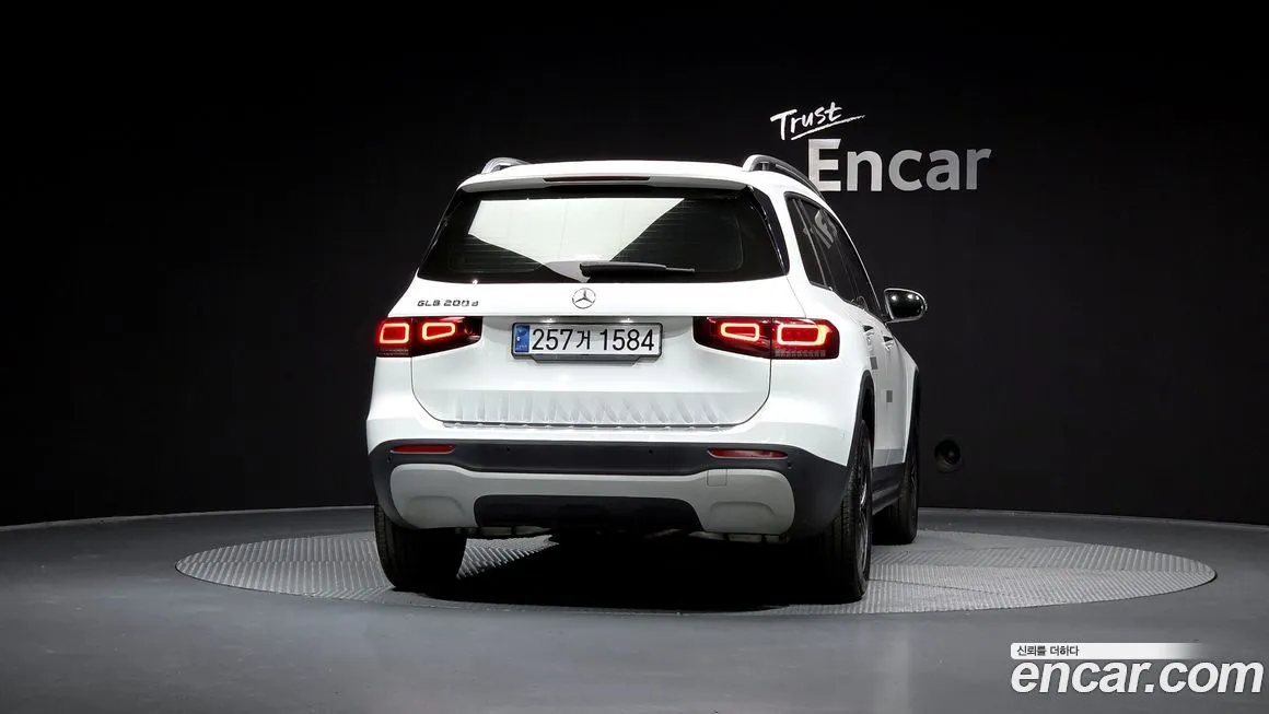 Mercedes-Benz GLB-Class — фото 5
