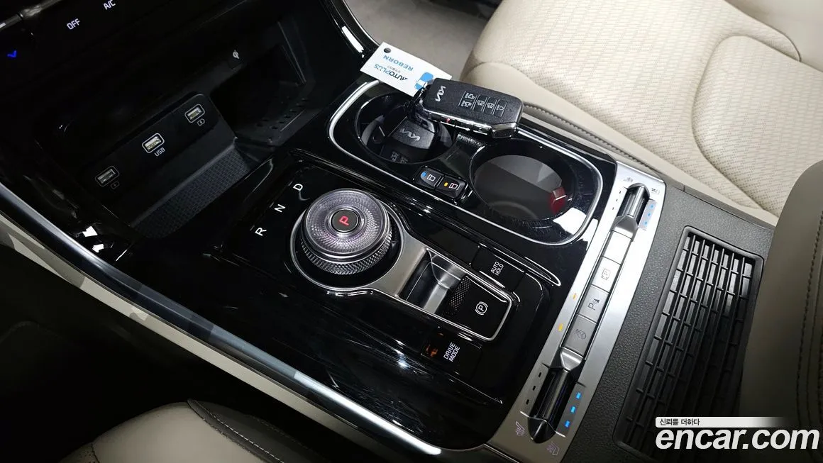 Kia Carnival — фото 10