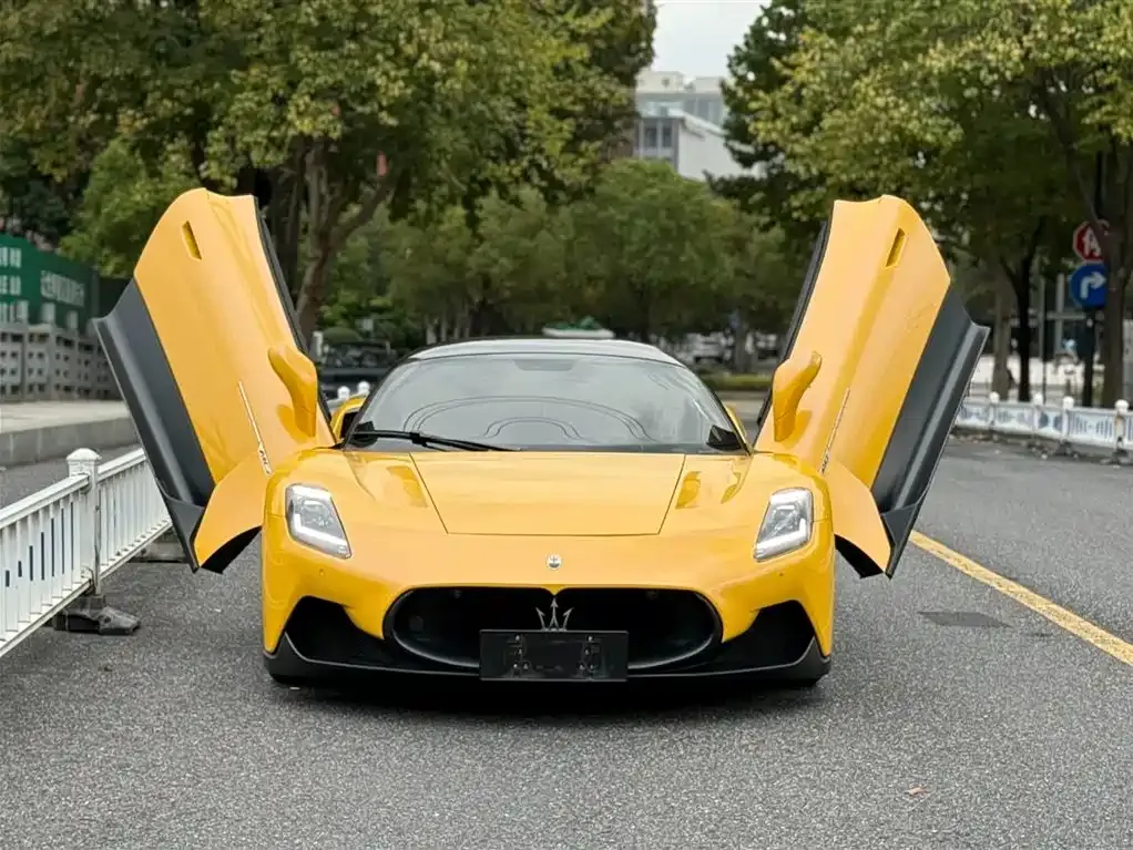 Maserati MC20 — фото 4