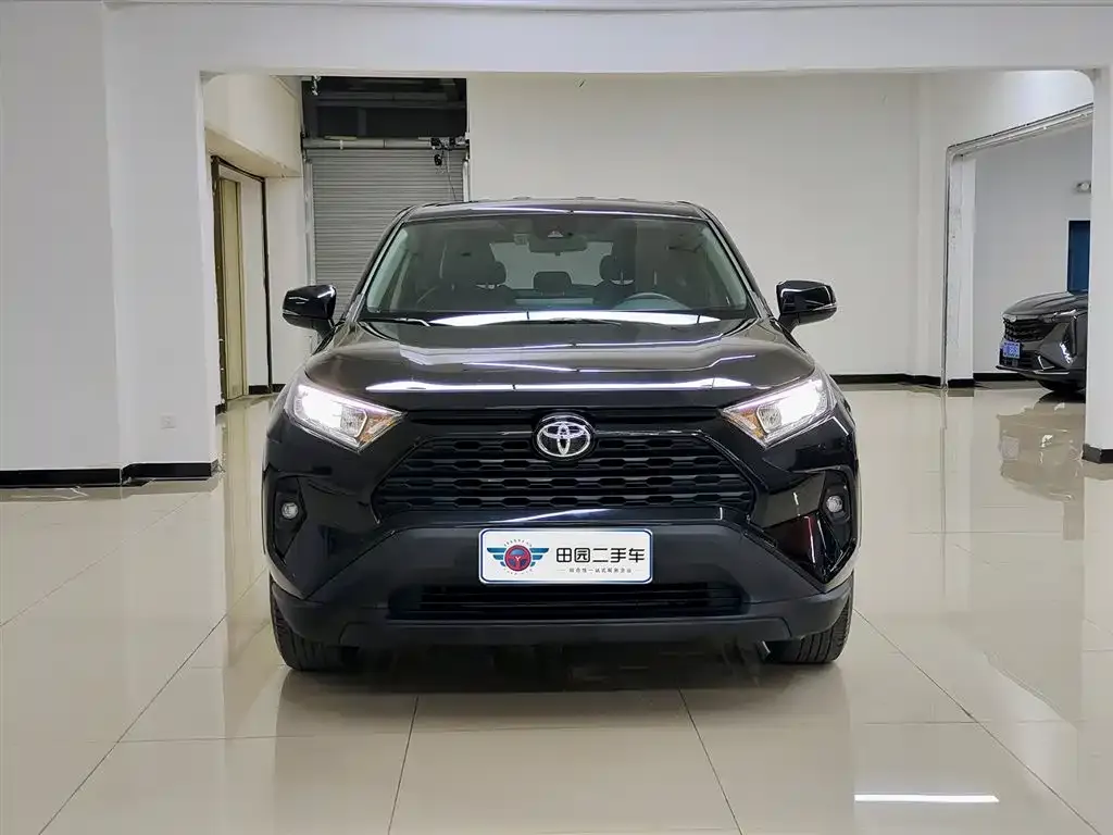 Toyota RAV4 — фото 10
