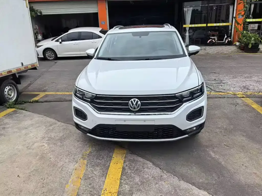 Volkswagen T-Roc — фото 2