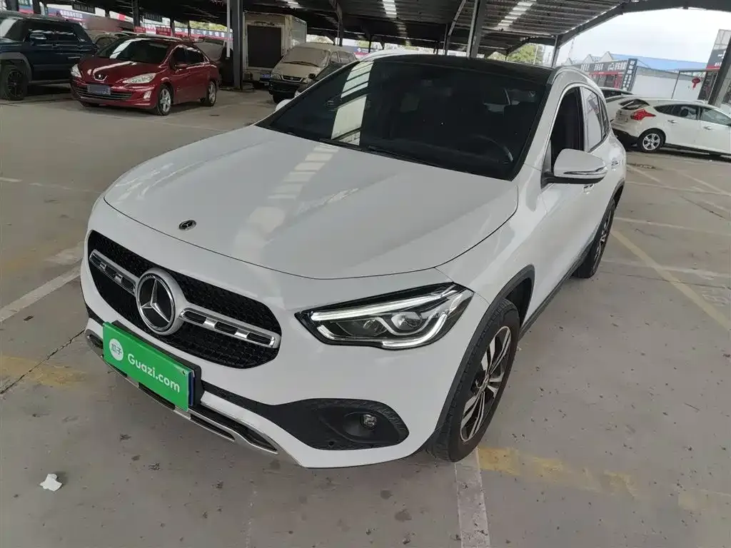 Mercedes-Benz GLA — фото 1